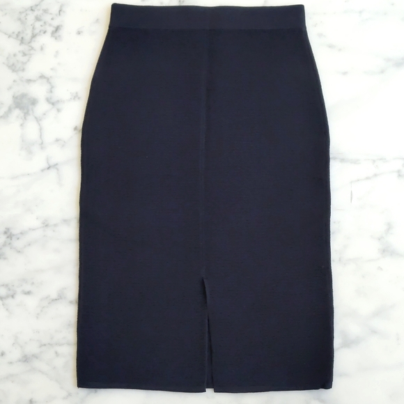 NWT. Uniqlo Cotton and Nylon Ripple Long Pencil Skirt. - Picture 4 of 8